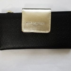 Womens Adrienne Vittadini BlackGold